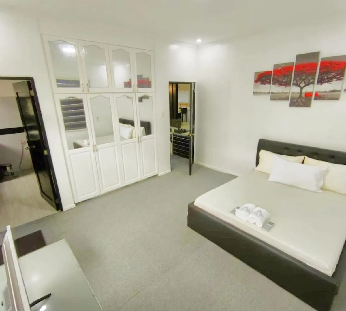 The Party Pad Villa Angeles